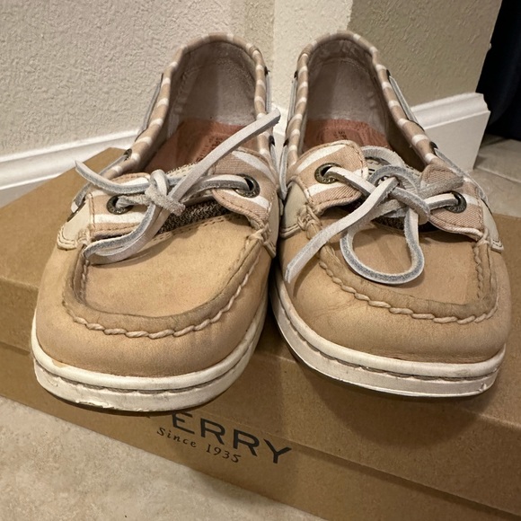 Tan Sperry Top Sider size 6 - Picture 2 of 7